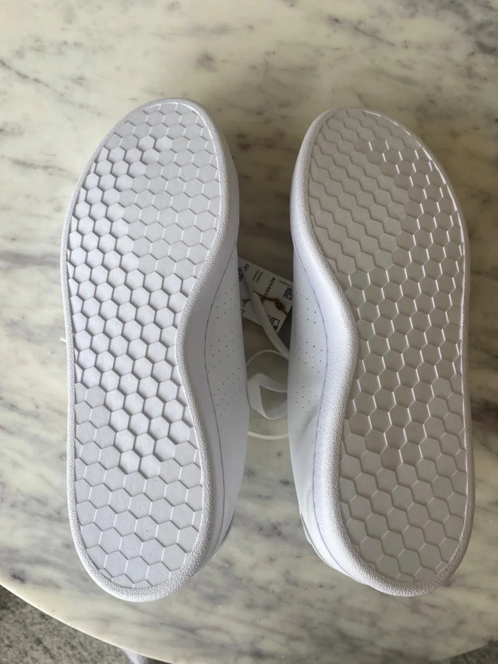 Men's NWT White, Adidas Cloudfoam Sneakers, Size 91/2
